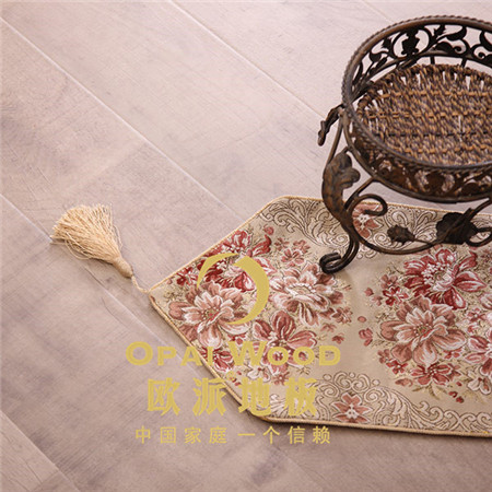 圓盤豆實木地板